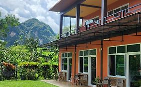 Khao Sok Country Resort
